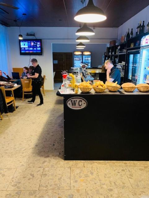 Pivovar Maly Janek - Restaurace, Penzion A Stany Jince Exterior foto